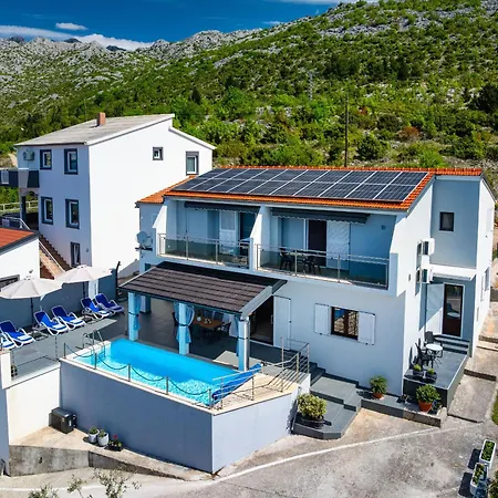 My Dalmatia - Sea View Masha With Private Heated Pool 스타리그라드 파클레니차