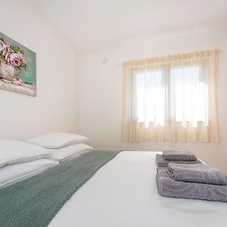 My Dalmatia - Sea View Masha With Private Heated Pool 아파트