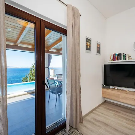 My Dalmatia - Sea View Masha With Private Heated Pool 아파트 스타리그라드 파클레니차